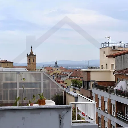 Atico Quintana I - Con Terraza, Vistas A La Ciudad, En El Centro, Con Wifi Y Garaje Appartement