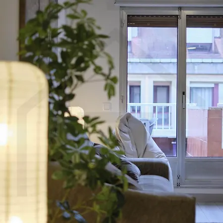 Apartamento Atico Quintana I - Con Terraza, Vistas A La Ciudad, En El Centro, Con Wifi Y Garaje *