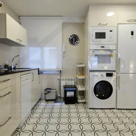 ático Quintana I - Con Terraza, Vistas A La Ciudad, En El Centro, Con Wifi Y Garaje * Oviedo