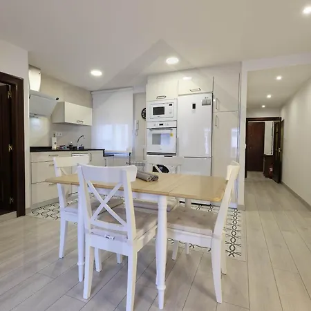 ático Quintana I - Con Terraza, Vistas A La Ciudad, En El Centro, Con Wifi Y Garaje Appartamento