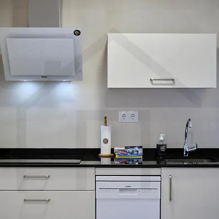 ático Quintana I - Con Terraza, Vistas A La Ciudad, En El Centro, Con Wifi Y Garaje *