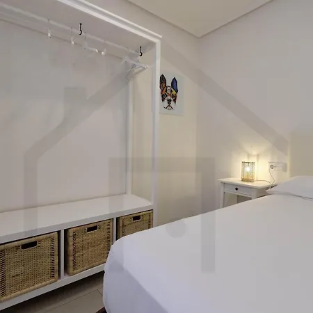 ático Quintana I - Con Terraza, Vistas A La Ciudad, En El Centro, Con Wifi Y Garaje * Oviedo