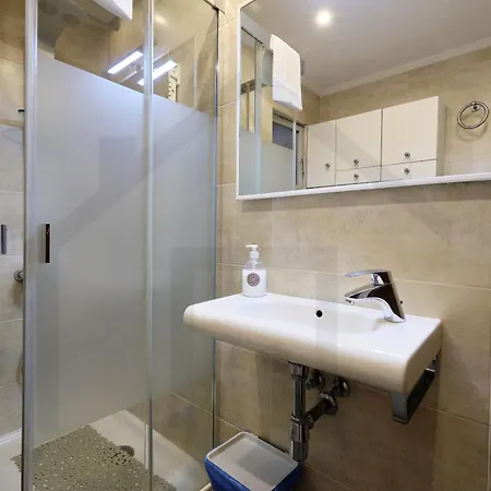 ático Quintana I - Con Terraza, Vistas A La Ciudad, En El Centro, Con Wifi Y Garaje * Oviedo