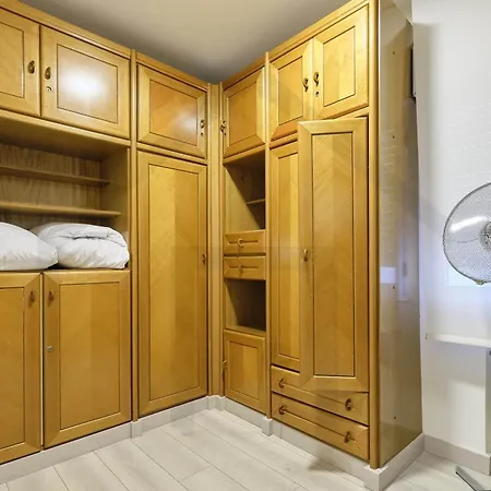 ático Quintana I - Con Terraza, Vistas A La Ciudad, En El Centro, Con Wifi Y Garaje *